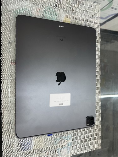 Apple iPad Pro 5th Gen 256GB, Wi-Fi, 12.9 in - Space Gray - Afbeelding 2 van 9