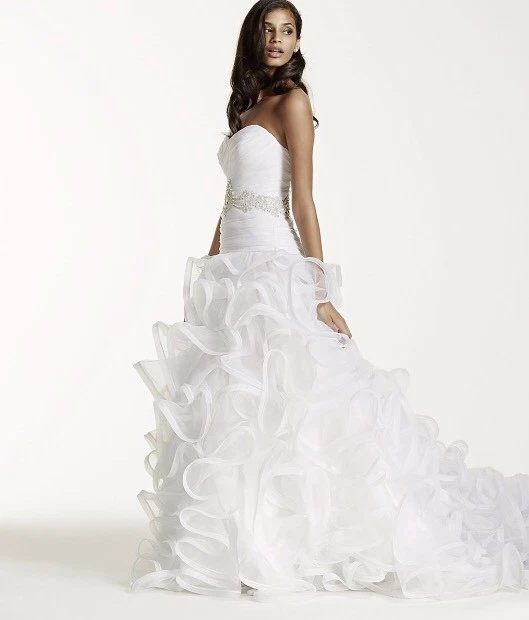 David's Bridal Galina Signature 8 Petite White Organza Bridal Gown Wedding Dress - Image 2 of 4