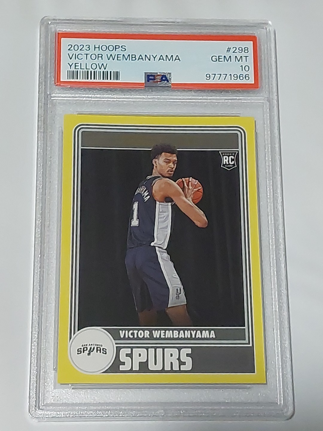 2023 PANINI NBA HOOPS YELLOW #298 VICTOR WEMBANYAMA ROOKIE RC PSA 10