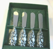 Cheese Spreaders Hors d' oeuvre Knifes Set of 4 Fruit Motif Stainless Steel NIB