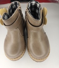 Little Star Toddler Boots Size 4 Floral Accent W/ Rhinestone Zip Closure Fleece