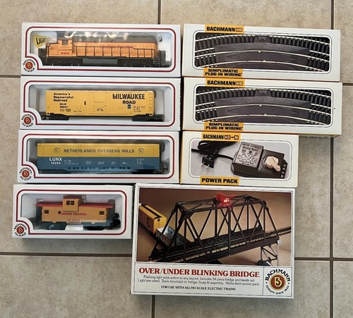 VINTAGE BACHMAN HO SCALE PACIFIC TRAIN ENGINE POWER PACK TRACK (R) - Picture 1 of 10