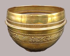 Petit cache pot en laiton repoussé début XXème vase 1900 - ø13cm / Ht : 10cm