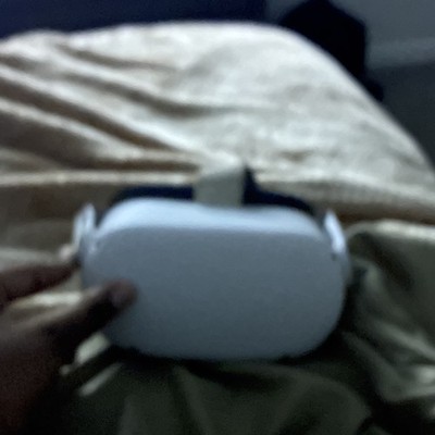 Meta Quest 2 White Standalone VR Headset Virtual Reality Headset Model Quest 2