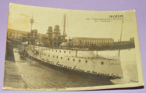 Carte Postale Ancienne Cherbourg – Arsenal Maritime, Salle D'armes, Trophées (50)