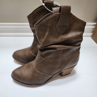 Charles Albert Ladies Modern Cowboy Distressed Ankle Boot Cognac Size 9