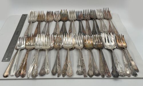 Lot of 45 Assorted Vintage Silverplate Serving Forks - Lot#117 - 第 1/3 張圖片
