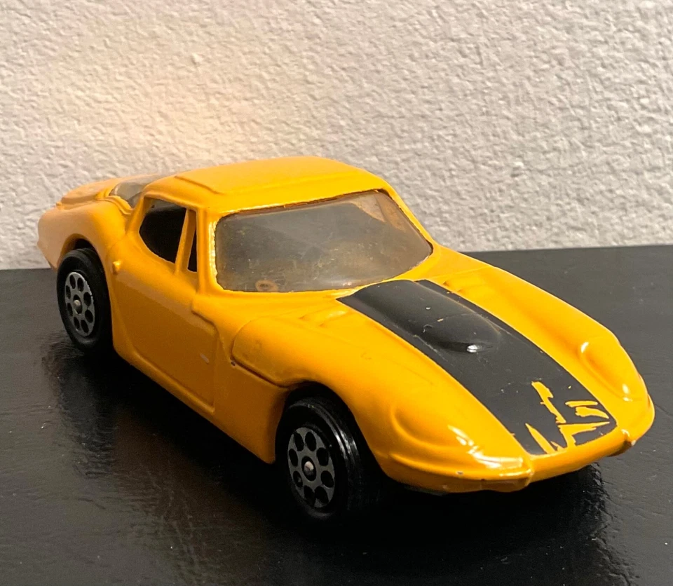 Corgi Toys 1970 Gran Bretaña WHIZZWHEELS #372 MARCOS 3 LITROS coupé en caja amarilla Foto 4 de 4