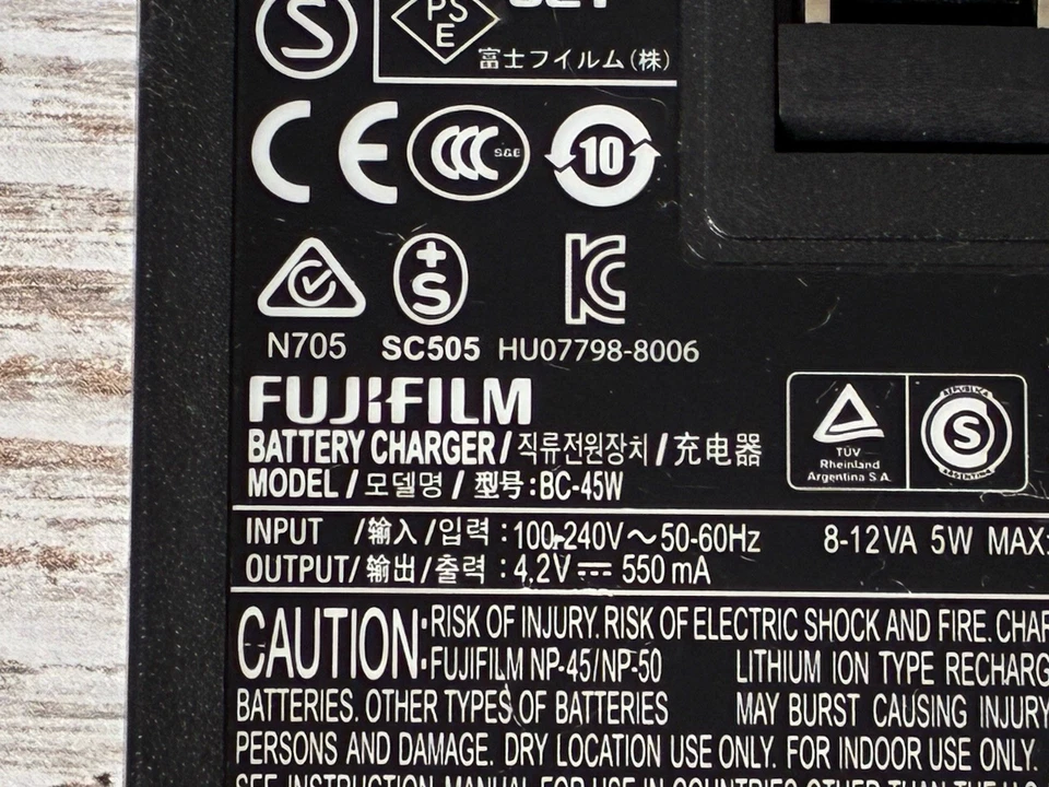 CARGADOR DE BATERÍA FUJIFILM BC-45 GENUINO OEM Probado 100-240V 4.2V 550mA Foto 4 de 4