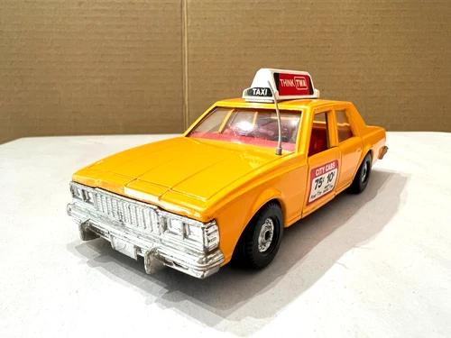 Vintage Corgi Chevrolet Caprice Classic Taxi Cab Car - NICE! - 5 3/4" Long