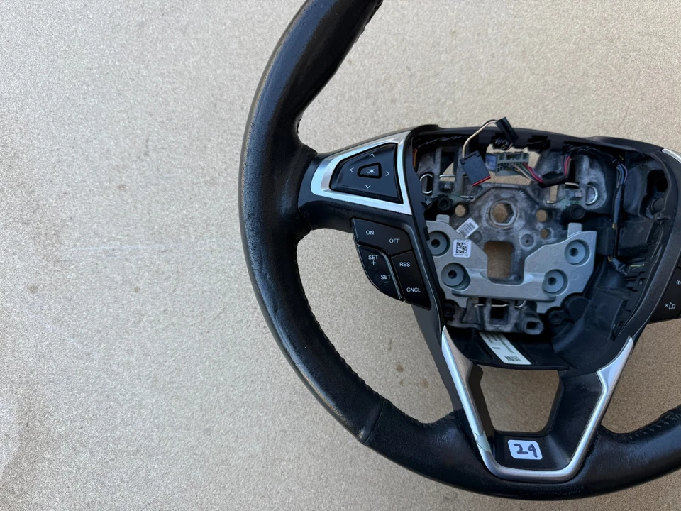 Volante conductor Ford Fusion 2013-2020 con interruptor de control de crucero de audio OEM Foto 3 de 4