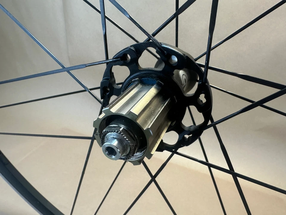 Rueda trasera Campagnolo Mega G3 700c QR Foto 3 de 4