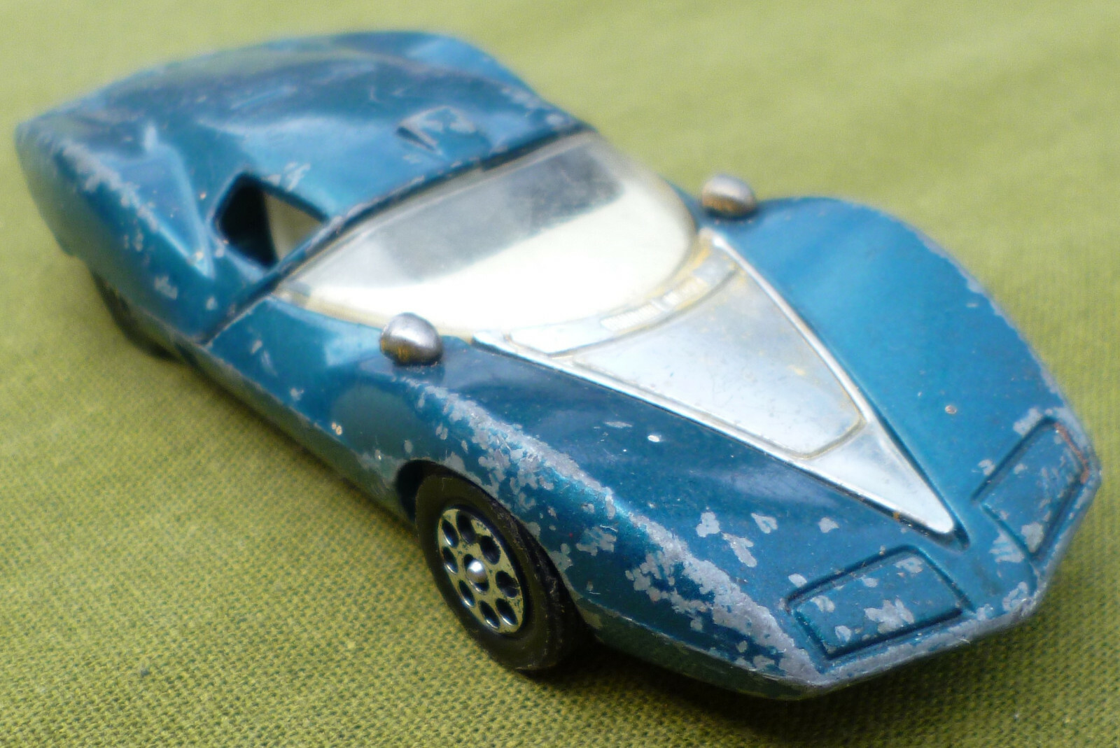 Corgi 347, Chevy Astro 1 Experimental Car - Free Price Guide & Review