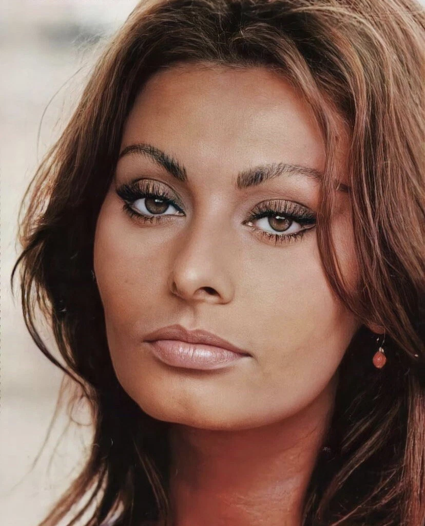 Sophia Loren Eye Color