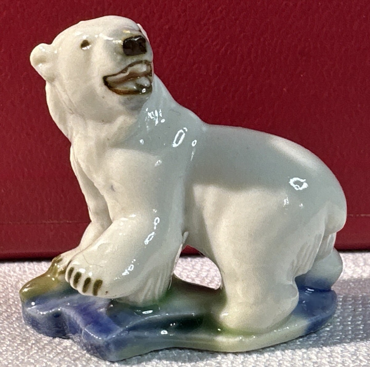 ウェッジウッド ホワイトポーセリン Bulls&Bears 雄牛と熊 置物 ウェッジウッド ホワイトポーセリン Bulls&Bears 雄牛と熊 置物
