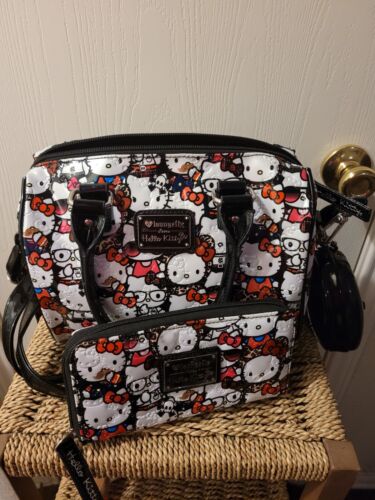 🎀thecollectorshomebypeethursun 🎀 on Instagram: Love my 2nd Hello Kitty  LV Bag Charm by @purserehab 😍🎀❤️🎀❤️🎀❤️