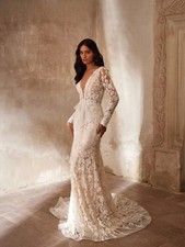 Floor-length Shinny Appliques Wedding Dress Classic V-neck Long Sleeve Bridal
