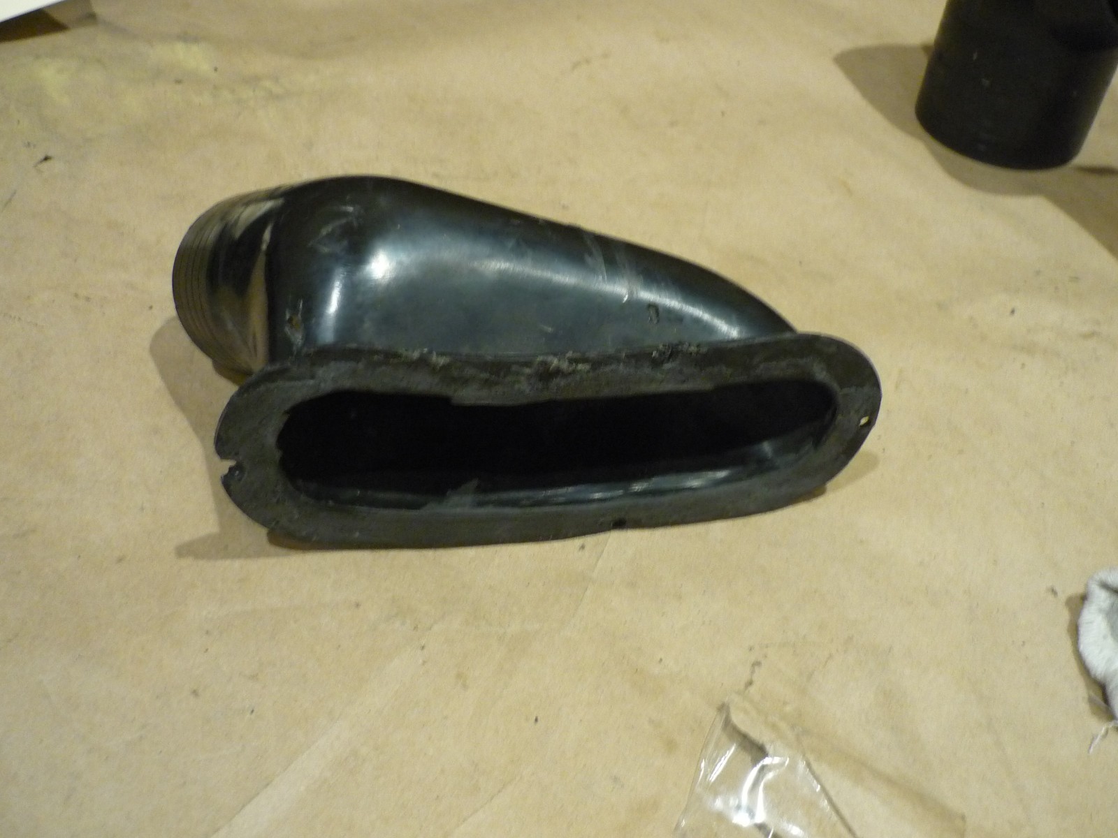 Ferrari 208,288,308,328 - LH Vent LHD- P/N 60055506
