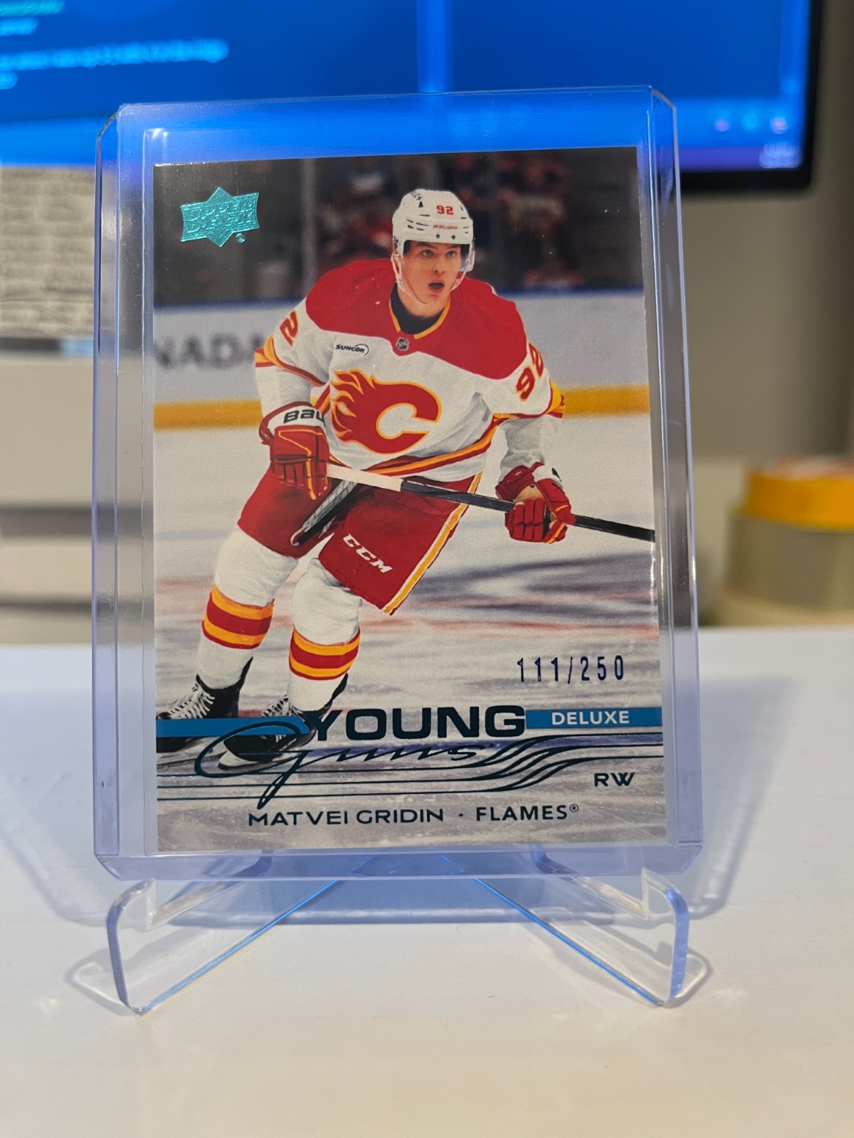 2025-26 Upper Deck Series 2 Young Guns Deluxe Matvei Gridin 111/250 #466 RC