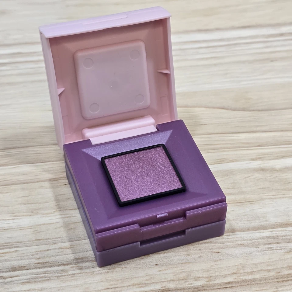 Maybelline Shadow Blocks Stacked Trio Eyeshadow # 40 Broadway & Prince St - Image 3 of 4