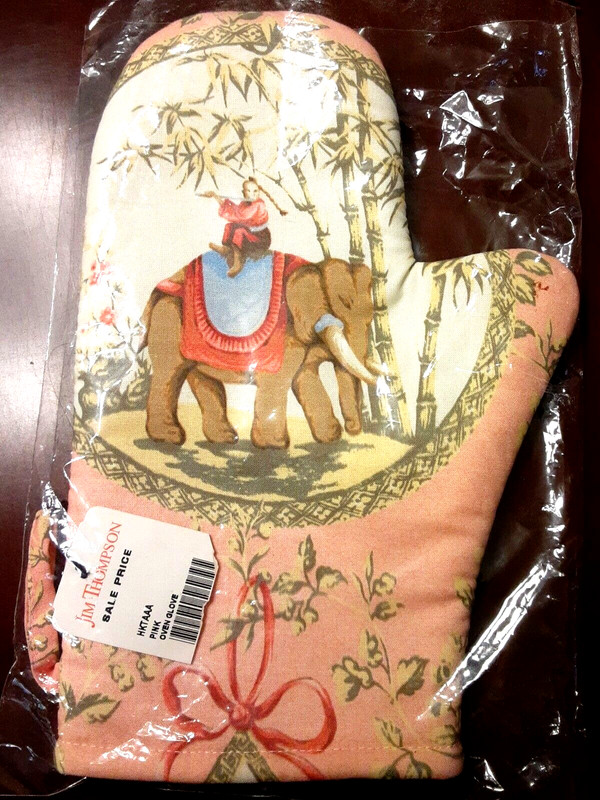 Thailand’s Jim Thompson New Oven Mitt quilted pink with elephant design NWT
