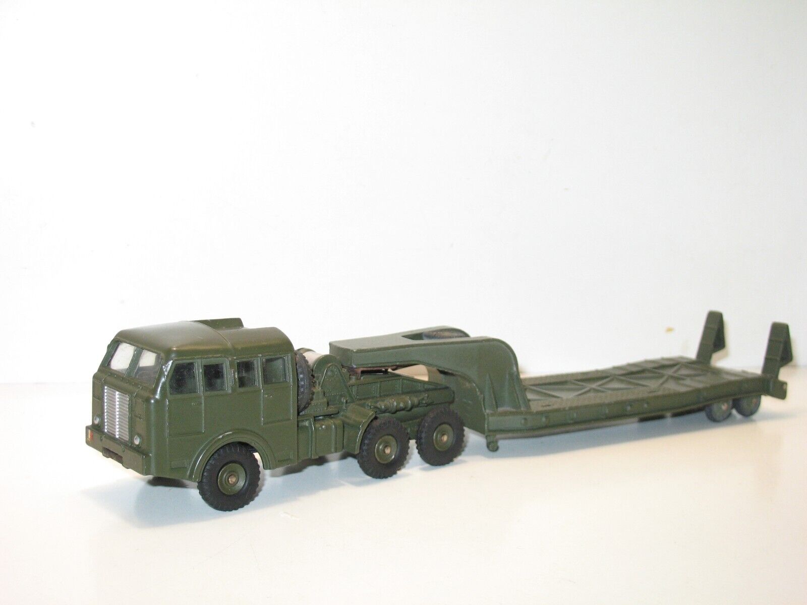 Dinky Toys Berliet Ring Char Military Full Very Good Condition, Rims Bowls A