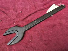 Vintage  24" J.H.WILLIAMS BWB 4 1/2 Bull Dog Alligator Wrench, New Old Stock