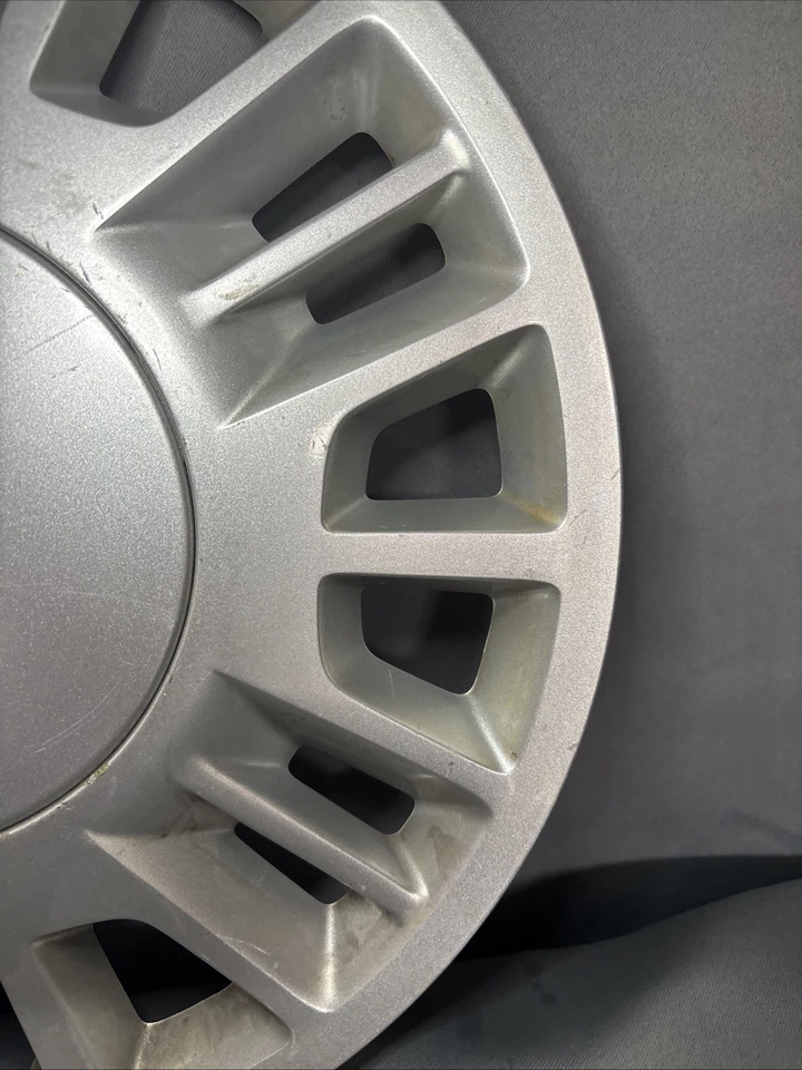 Chevrolet Malibu 2000-2005 15 pulgadas tapacubos OEM cubierta de rueda #3233, 9593496 Foto 4 de 4