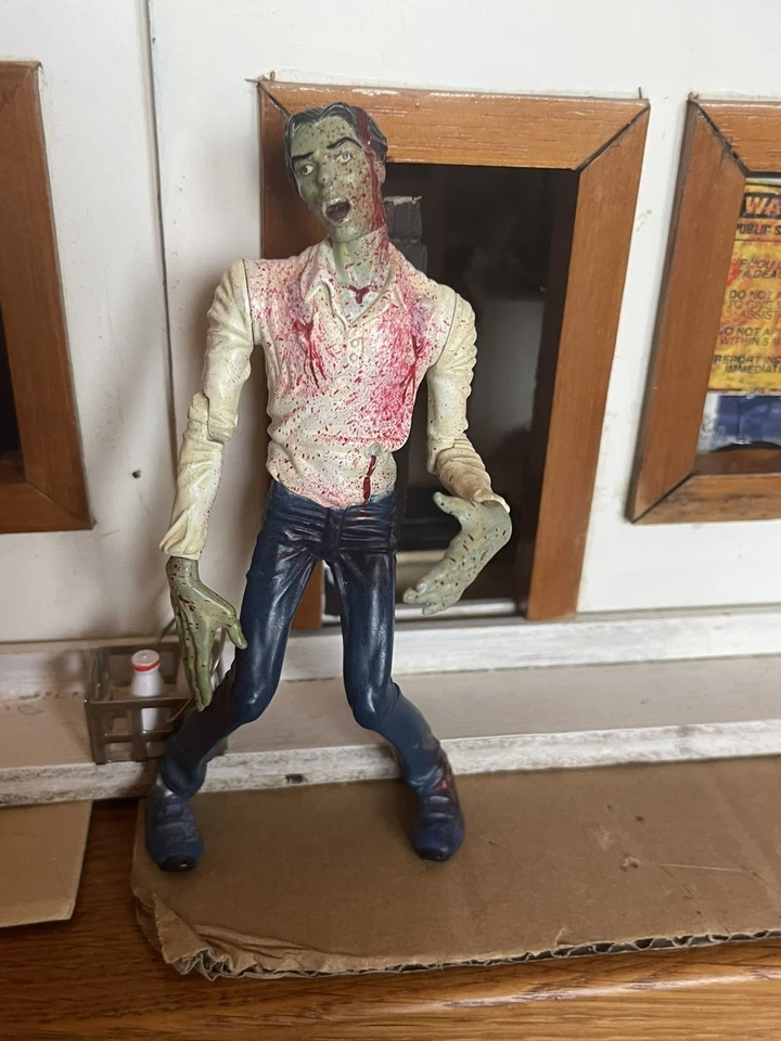 Casa de muñecas Lundby vintage años 60 70 muebles completos con invasión zombie Foto 4 de 4