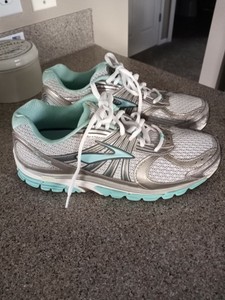 brooks ariel size 10