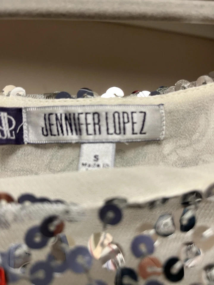 Top para mujer J Lo lentejuelas plateado, talla pequeña, línea Jennifer Lopez Foto 4 de 4