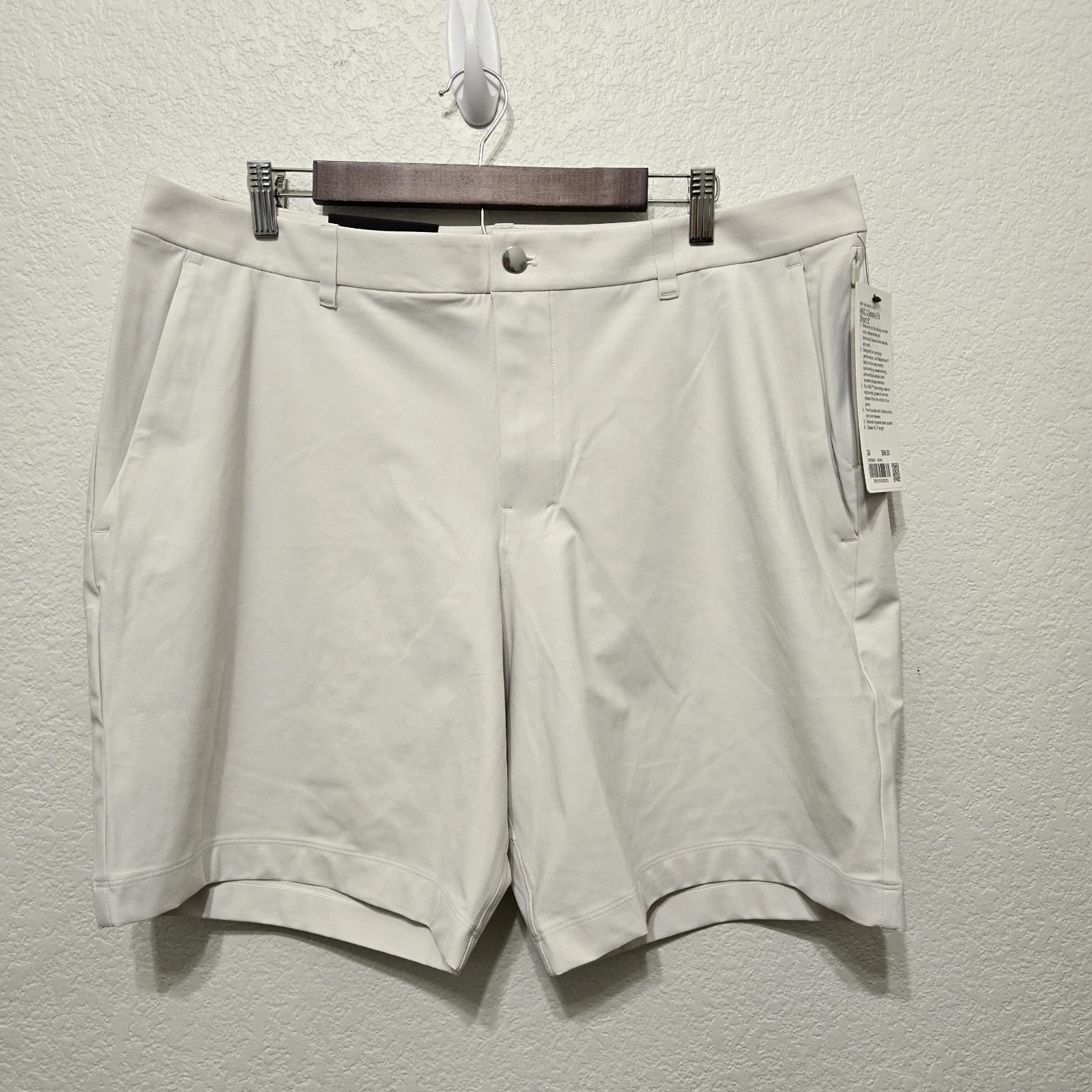 NWT Lululemon Khaki ABC Classic Fit Golf Performance Shorts Size 38