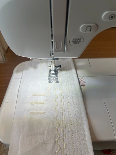Silver sewing / overlock combo - Picture 8 of 8
