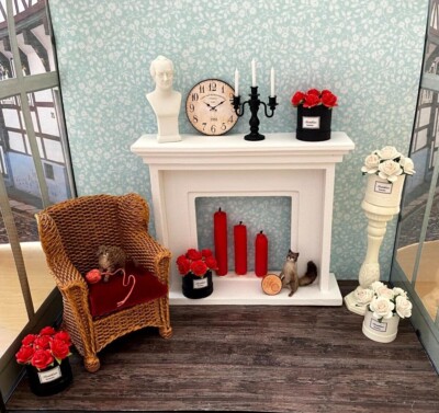 Puppenhaus 1:12 Miniatur: Flowerbox ; Rosenbox; Blumen in der Box