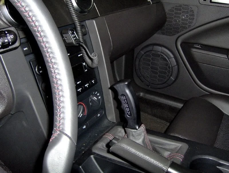 Hurst Manual Trans Perilla de Cambio Pistola Empuñadura Manija de Cambio 99-04 Ford Mustang NUEVO Foto 3 de 3