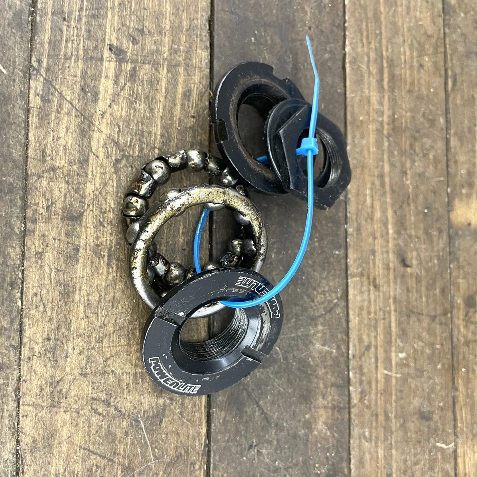 Juego de rodamientos de herrajes para pedalier BMX Powerlite vintage años 90 GT Foto 4 de 4