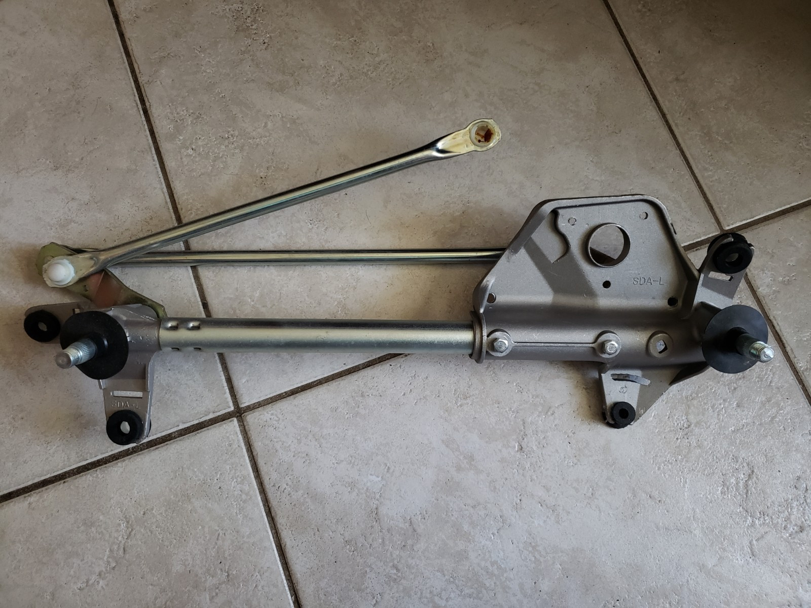 03-07 Honda Accord Front Windshield Wiper Linkage Assembly