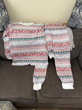 Unisex Medium Pajama Set with Festive Pattern