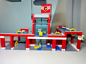 LEGO 7945 - City: Fire Station - 2007 - Retired - 98% Complete