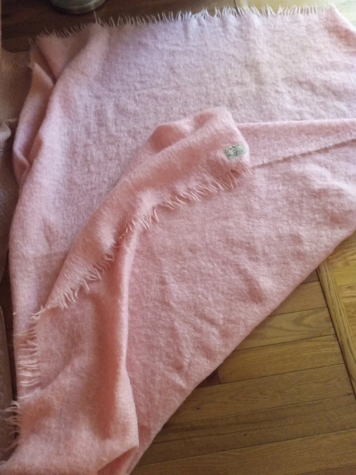 Vintage Glentana Made in Scotland All Mohair Wool Pink Throw, Blanket 68x48 - Image 4 of 4