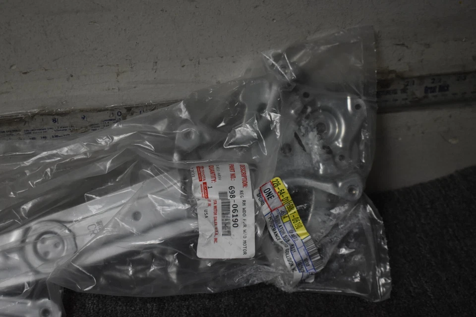 2018-2023 TOYOTA CAMRY HYBRID LE WINDOW REGULATOR FACTORY OEM - Image 3 of 4