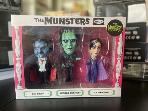NECA THE MUNSTERS THE COUNT, HERMAN & LILY MUNSTER 3 PACK vinyl figure set