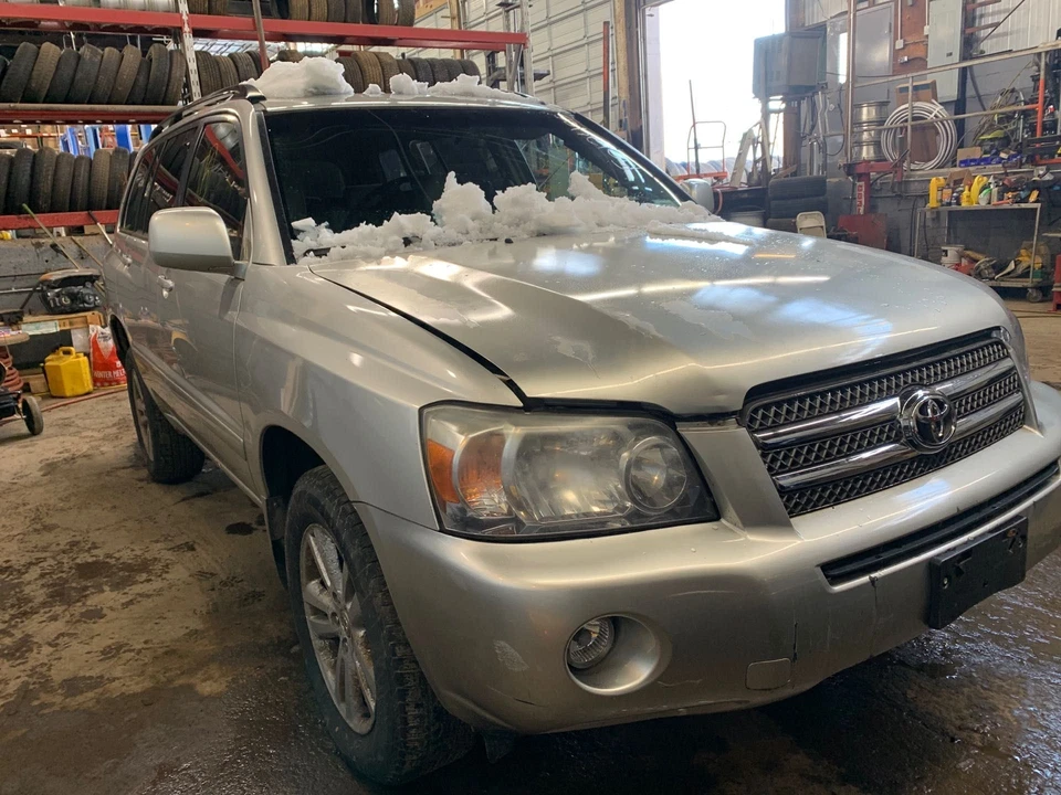 Motor limpiaparabrisas trasero de vidrio usado se adapta a: Toyota Highlander 2006 grado C Foto 4 de 4