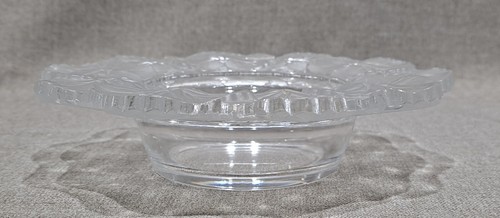 Lalique Glass 5 3/4" Geranium Bowl - France - Picture 3 of 5