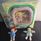 Vintage 1984 Cabbage Patch Kids Pin Ups Candi Jilly & Her Sweet Shop in Box +2