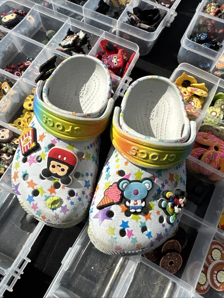 Crocs 经典 领带 染色 彩虹图形 Clog 儿童鞋 尺码 C9 — 第 4/4 张图片