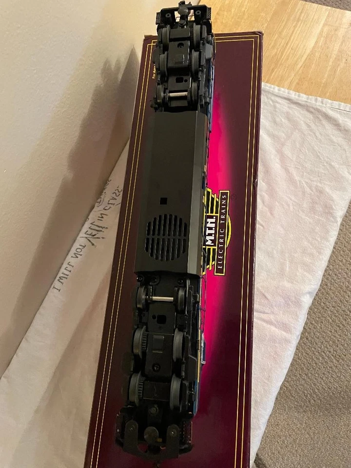 MTH 20-2428-3 CSX O-Scale diesel locomotive non-powered - Image 4 of 4