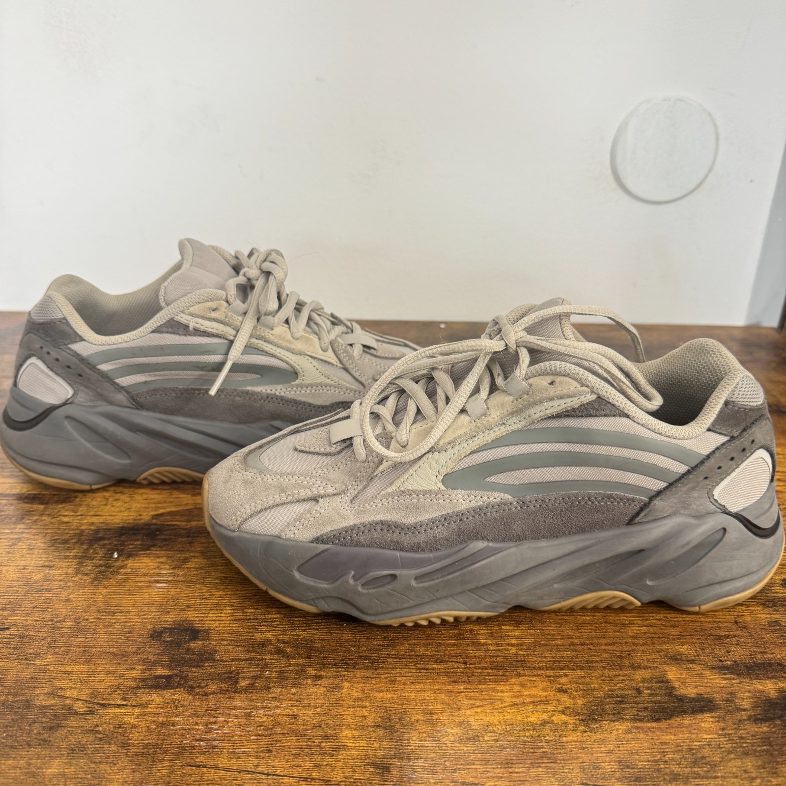 Adidas Yeezy Boost 700 V2 Tephra Mens Boys Size 6 thumbnail 2