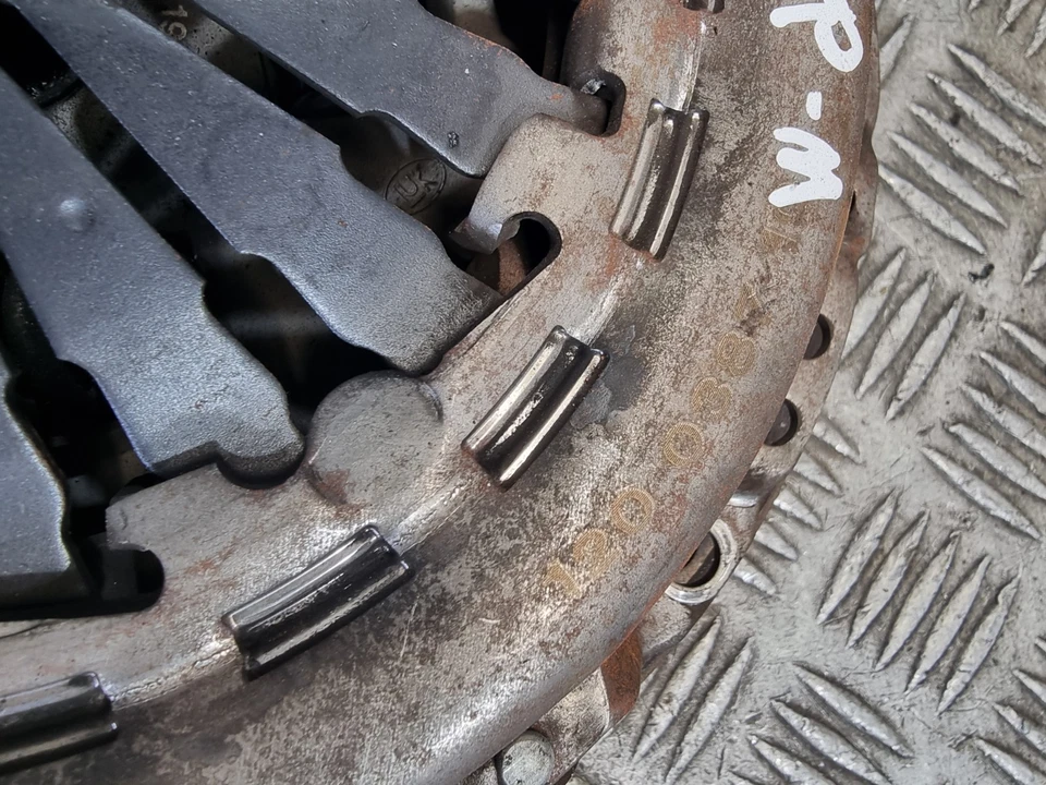 PEUGEOT 208 FLYWHEEL CLUTCH KIT  1.2L MAN PET HATCHBACK 2016 FLYWHEEL CLUTCH KIT - Image 3 of 4