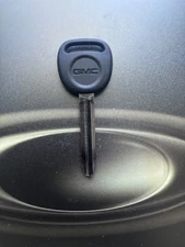 692366 - Brand New OEM GMC  Key Blank - 1 QTY**